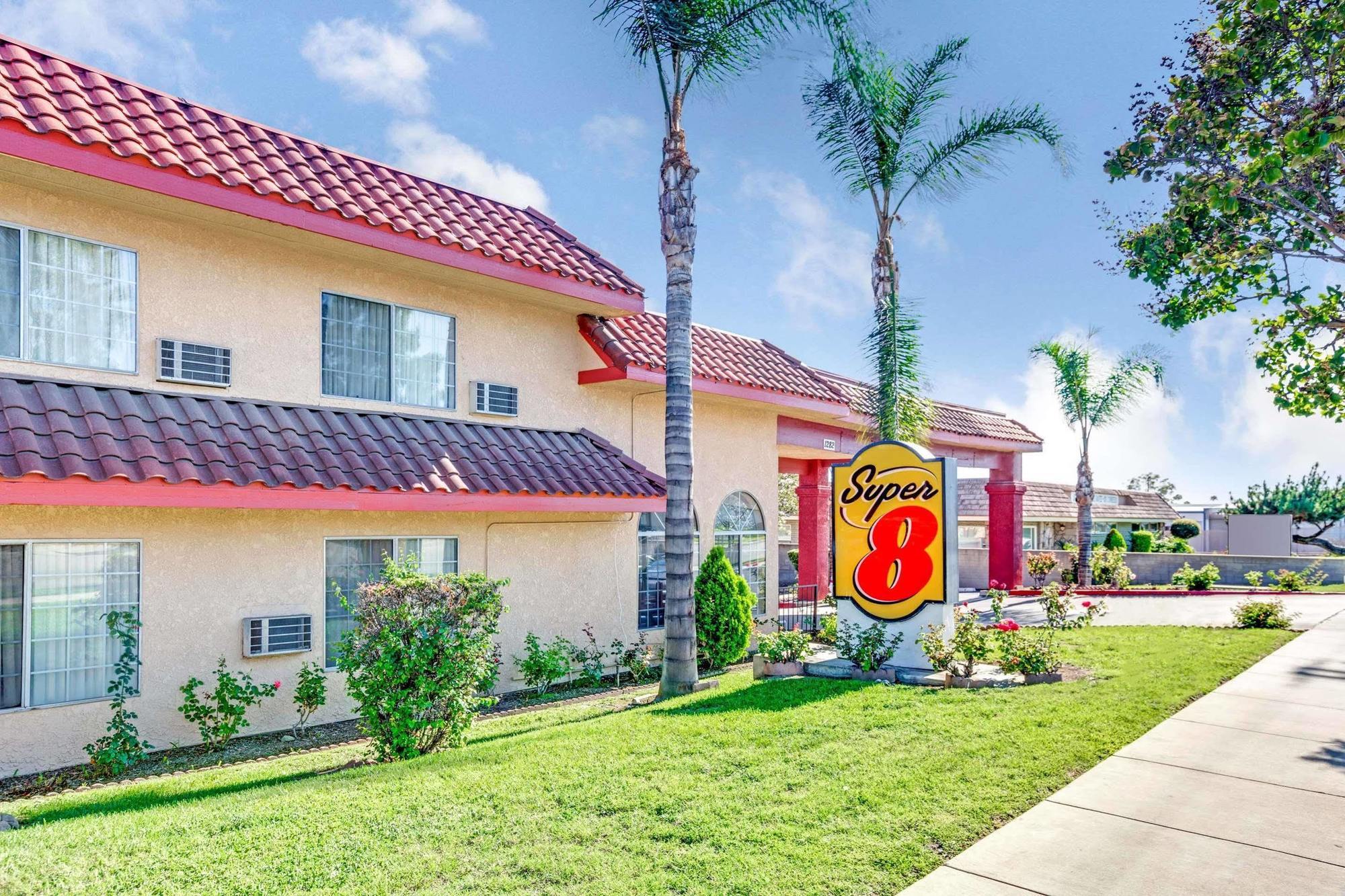 Hotel Super 8 By Wyndham Upland Ontario Ca Exterior foto