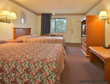 Hotel Super 8 By Wyndham Upland Ontario Ca Exterior foto